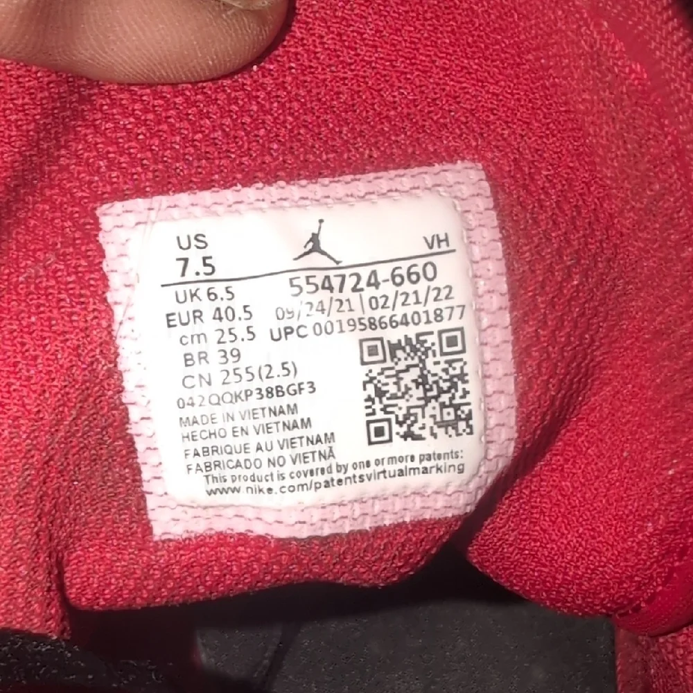 Nike Red and Black Sneakers Aj1 - Picture 6 of 7